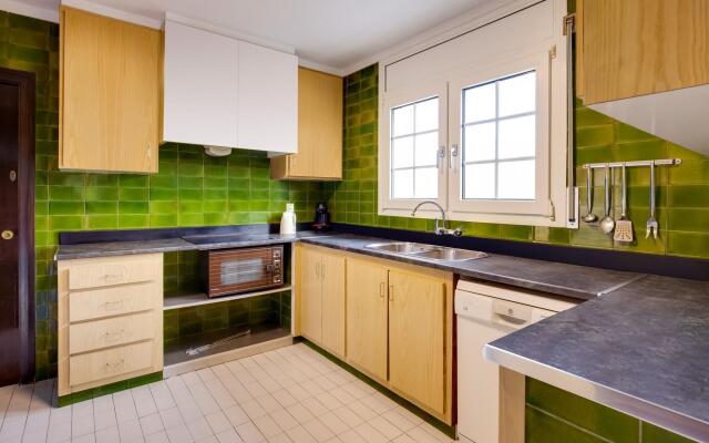 Deluxe Villa in Urbanització Bon Relax near Beach