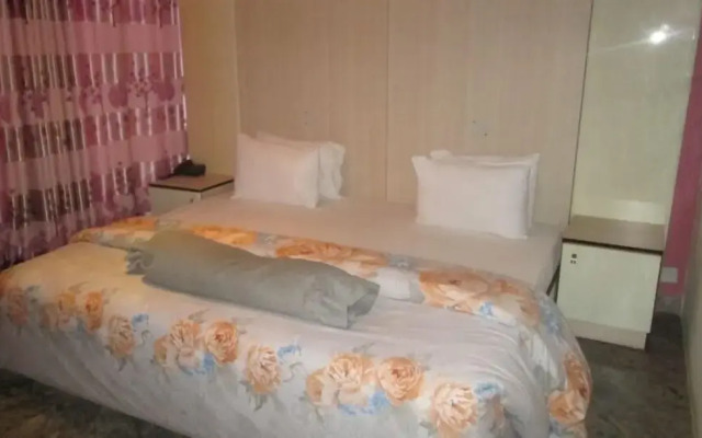 Delve Hotel and Suites