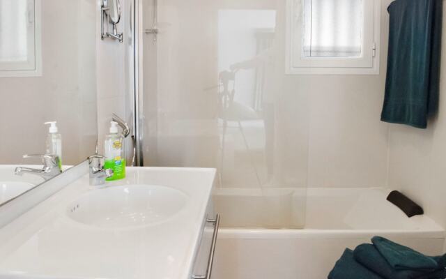 Apartment - 2 Bedrooms with Pool and WiFi - 107295