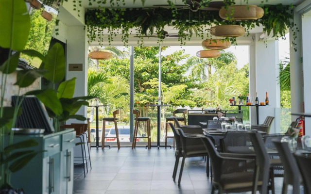 Unique Pool & Golf view retreat 1BR at Cana Pearl