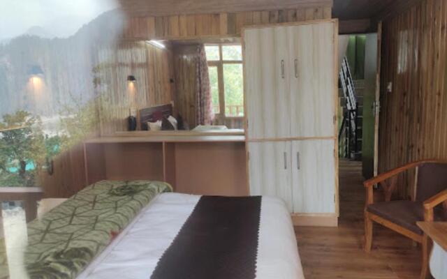 Green Plaza by StayApart