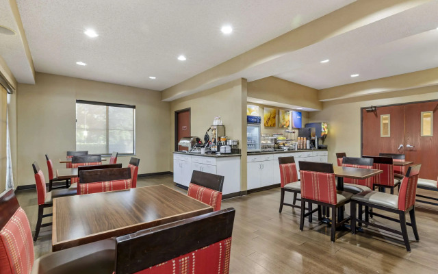 Comfort Inn & Suites