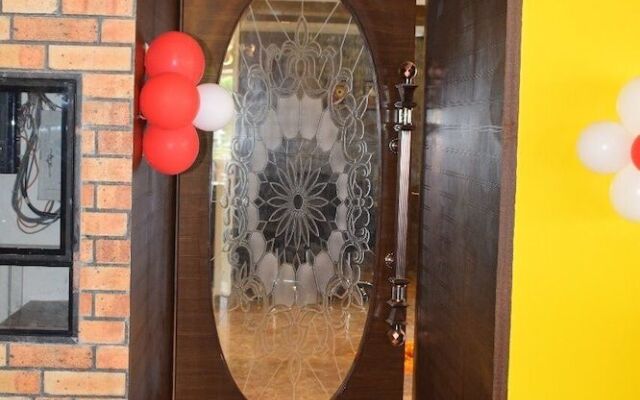 Hotel Seven Sky