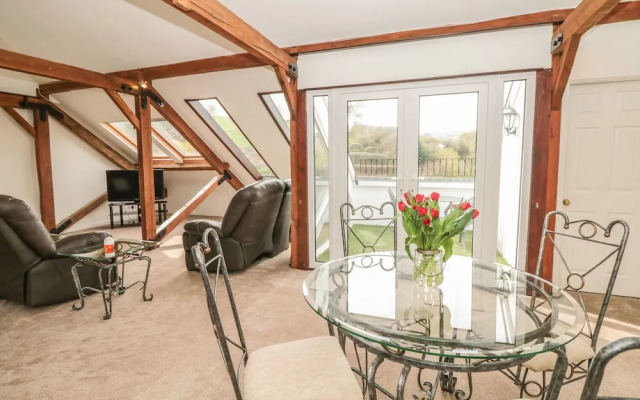 Lower Norton Apartment