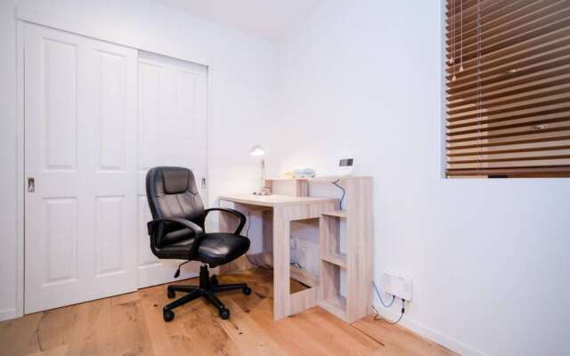 Windsor Park Spacious & Modern 3 bedrooms House