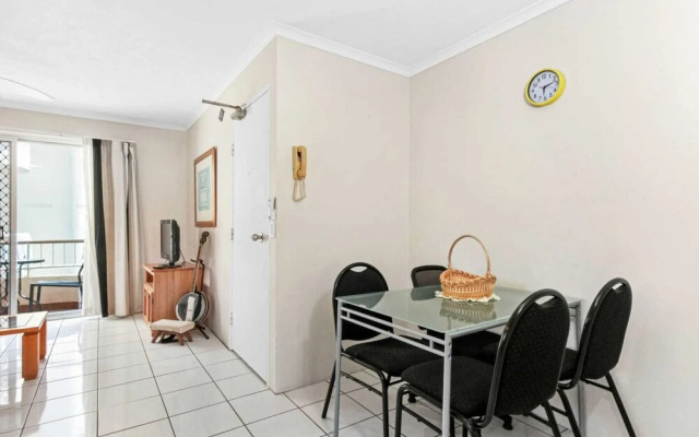 Superb 1 Bedroom Apartment Near the Beach