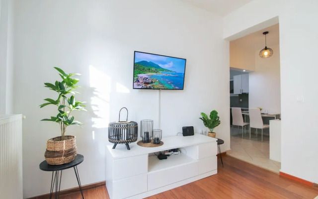 Midtown Apartment by CorfuEscapes