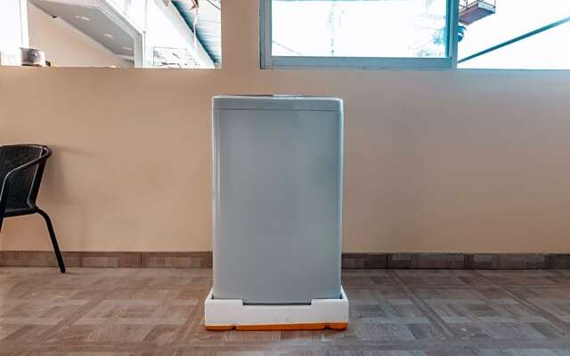 OYO Life 2709 Kost Cirendeu