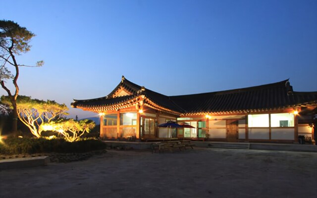 Gyeongju Namsan Korean House Pension