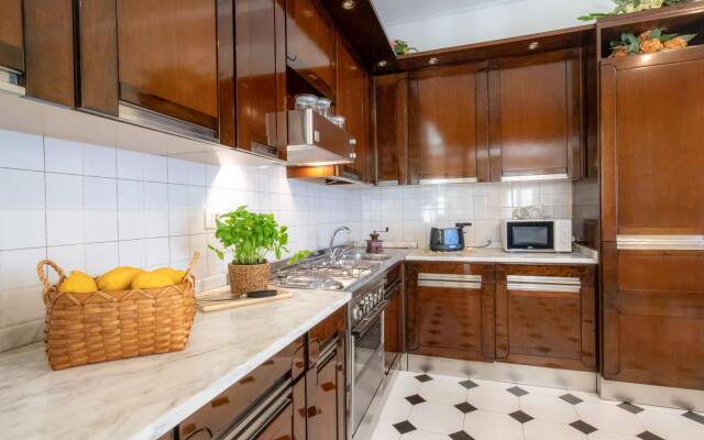 Three-room apartment with sunrise view from the sea-Mare In Vista