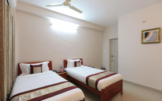 Royce Ebony by OYO Rooms