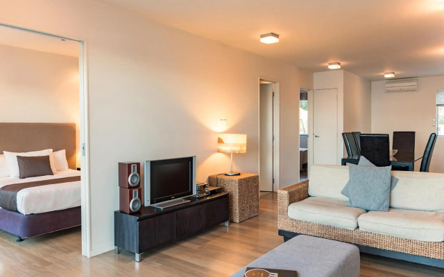Sea Spray Suites