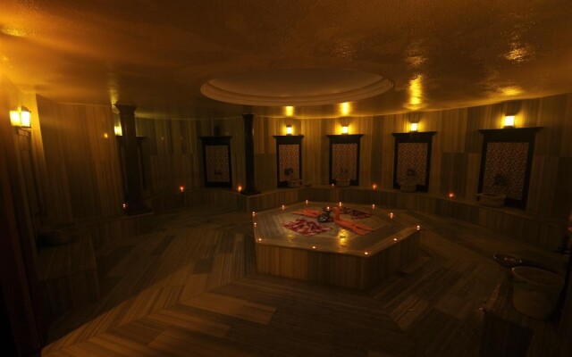 Insula Resort & Spa