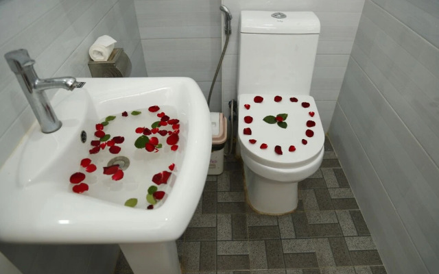Mandalar May One Hotel
