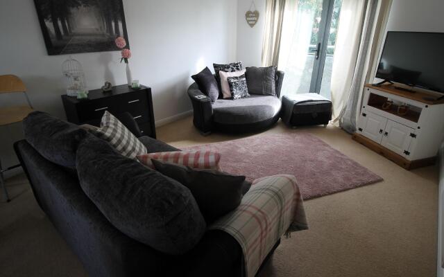 Radyr Place Apartments by Cardiff Holiday Homes