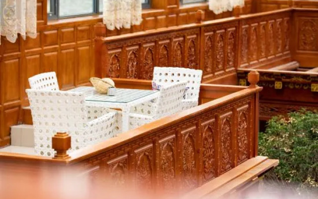 Shangri-La Yunshangyuandan Homestay