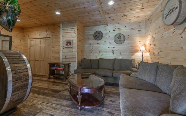 Alessandras - Beautiful Rustic-chic Riverfront Cabin Fireplace pet Friendly