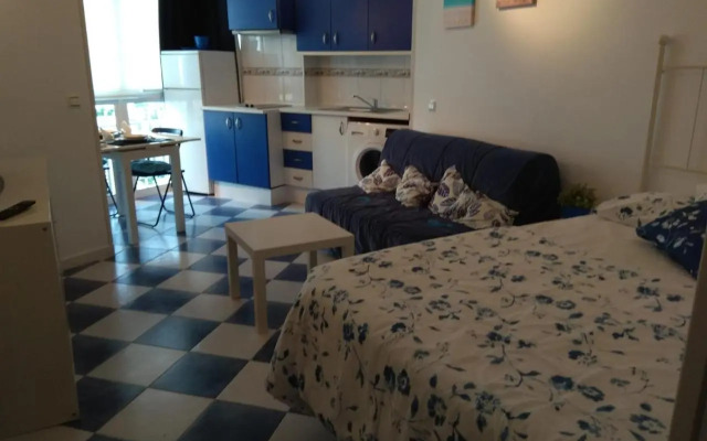 M3 904 Azul Mediterráneo bonito y confortable estudio