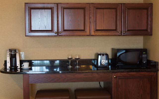 Best Western Plus Fredericton Hotel & Suites