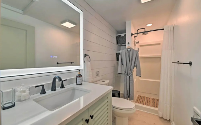 Modern Apartment: Near Hiking & Race Course