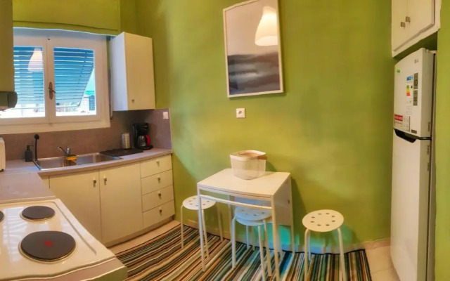 Athens Stadium path quiet & central 4 persons apartment