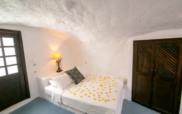 Alexander's Suites