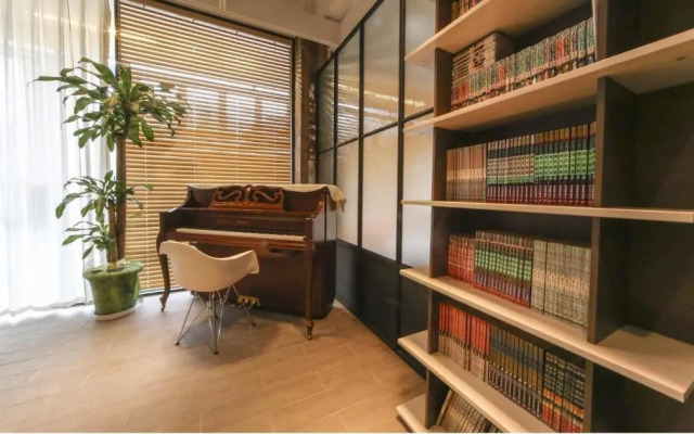 AMI Boutique Hotel