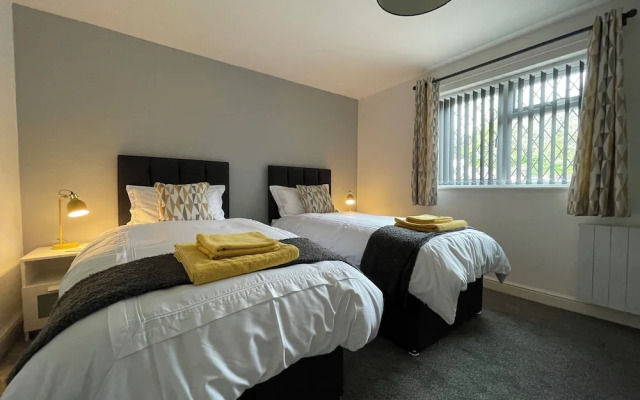 Cosy & Comfortable Apt with Parking