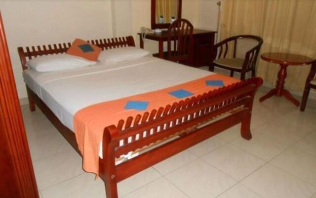 Monty Hotel
