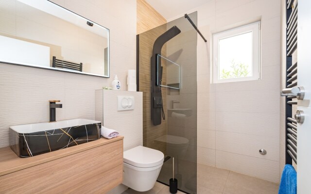 Cozy Apartment Branka With Nice Garden 5