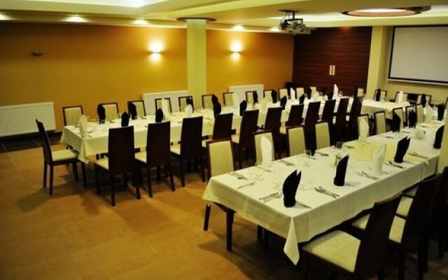 Hotel 365