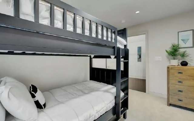 Sandwedge 7 by Wild Dunes, Luxury Home With Resort Amenity Access
