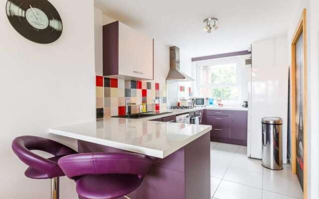 Bright and Colourful 2 bed Flat in Islington