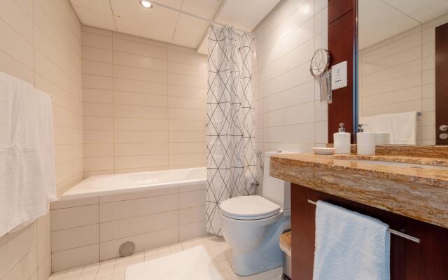 Upgraded Apartment w Stunning Burj Khalifa View