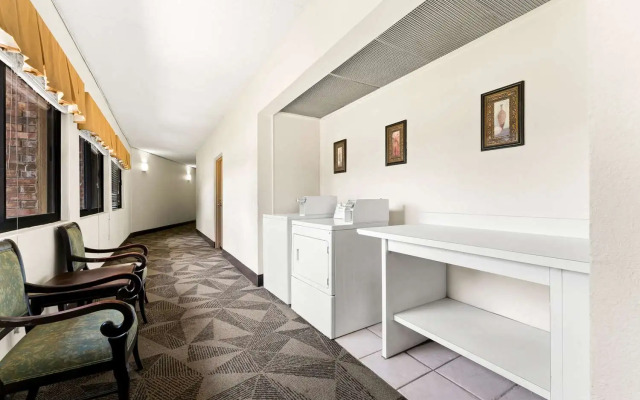 Best Western Riverside Inn