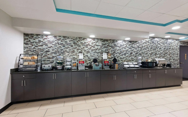 La Quinta Inn & Suites by Wyndham Sevierville / Kodak