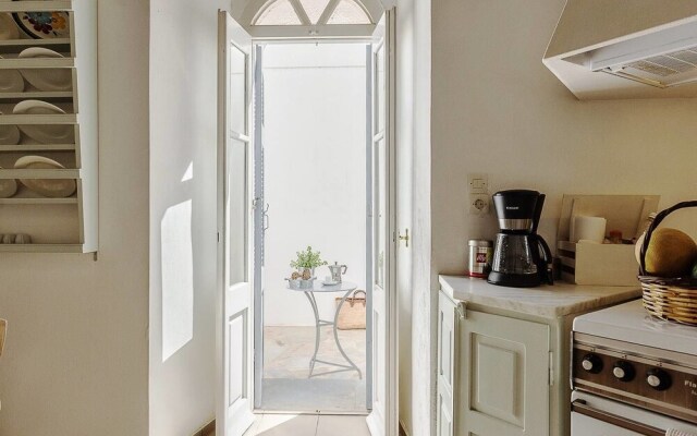 "Harmony" Apt in Stone Tower 1690 • Andros Island