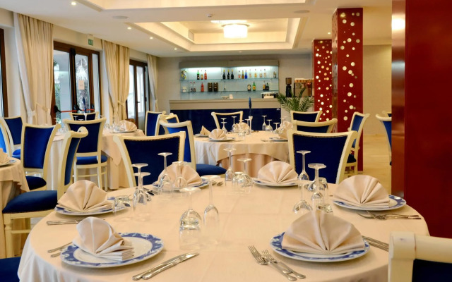 Prince Franklyn Hotel