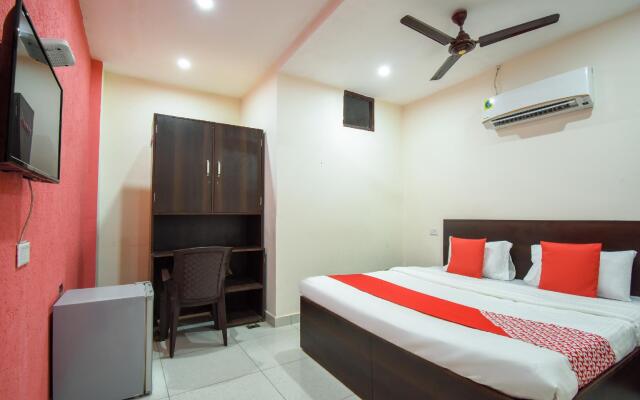 OYO 62150 Happy Living 1819