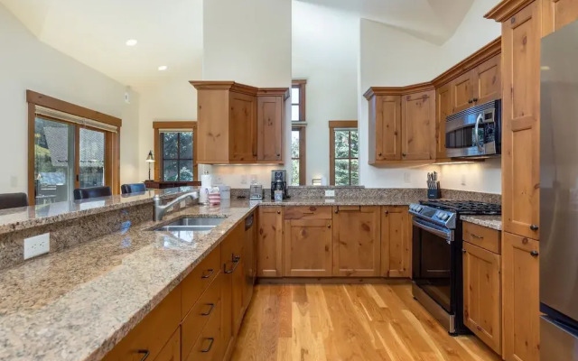43 Thackwell 3 Bedroom Condo
