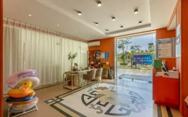 Holiday Kangaroo Homestay (Beihai Silver Beach Branch)