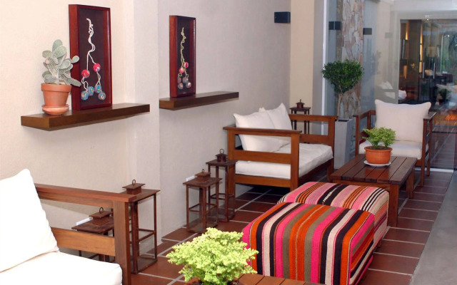 Tayka Hotel