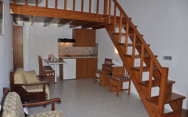 Vlycha Beach Studios & Apartments