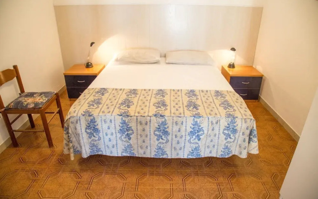 Centric Apartment by the Beach