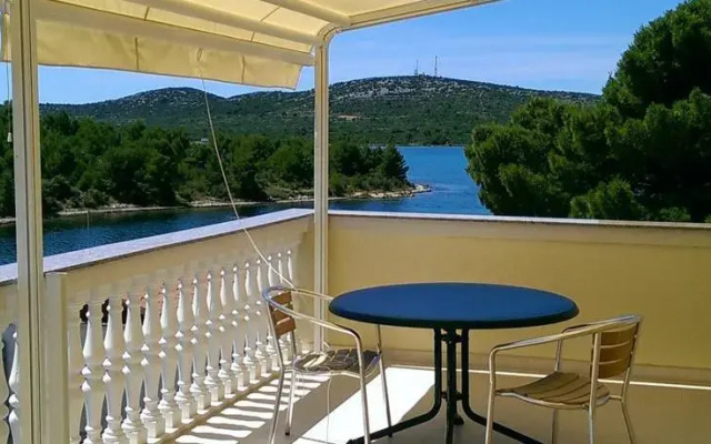 Villa Manja
