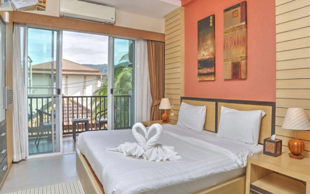 Whispering Palms Suite