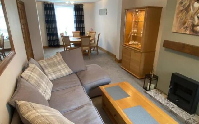 Cosy Modern Victorian 2 Bed Terrace