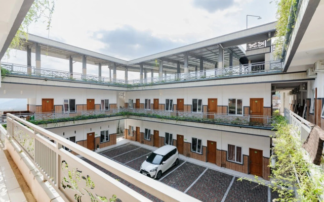 Urbanview Hotel Sky Batu Malang by RedDoorz