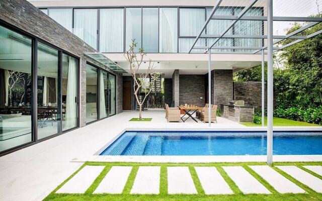 Luxury Pool Villa Resort