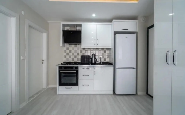 Apartment With Balcony Close to Beach in Muratpasa